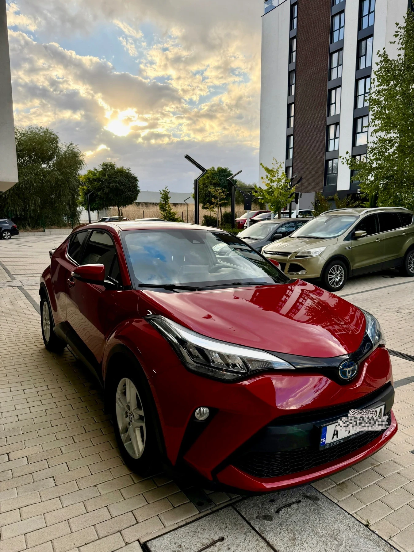 Toyota CH-R+, снимка 3 - Автомобили и джипове - 56415708