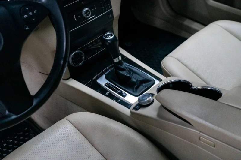 Mercedes-Benz GLK * GLK350 4 MATIC * CARFAX * ЦЕНА ДО БГ, снимка 17 - Автомобили и джипове - 53233483