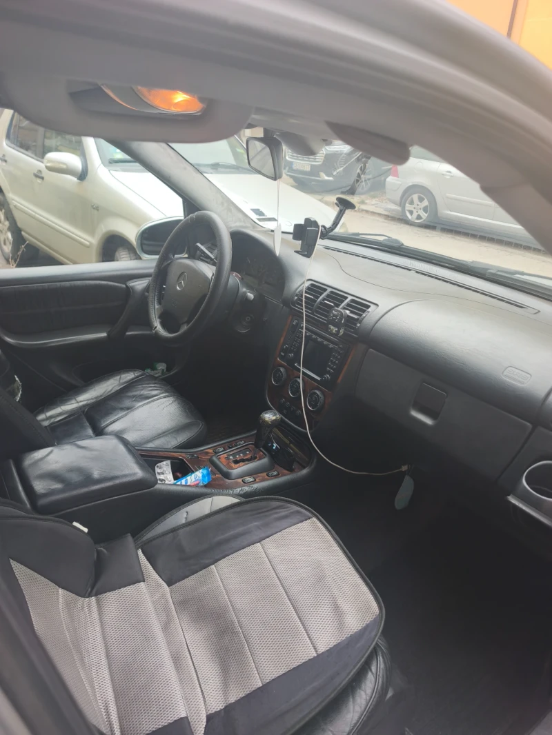 Mercedes-Benz ML 270, снимка 13 - Автомобили и джипове - 53478195
