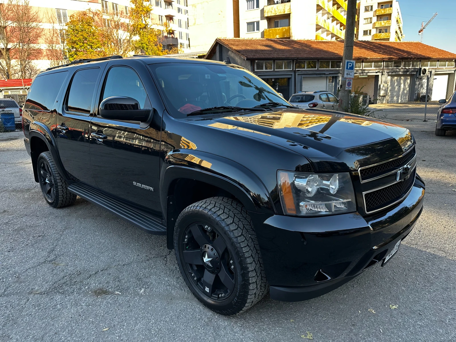 Chevrolet Suburban 1500 LT, снимка 1