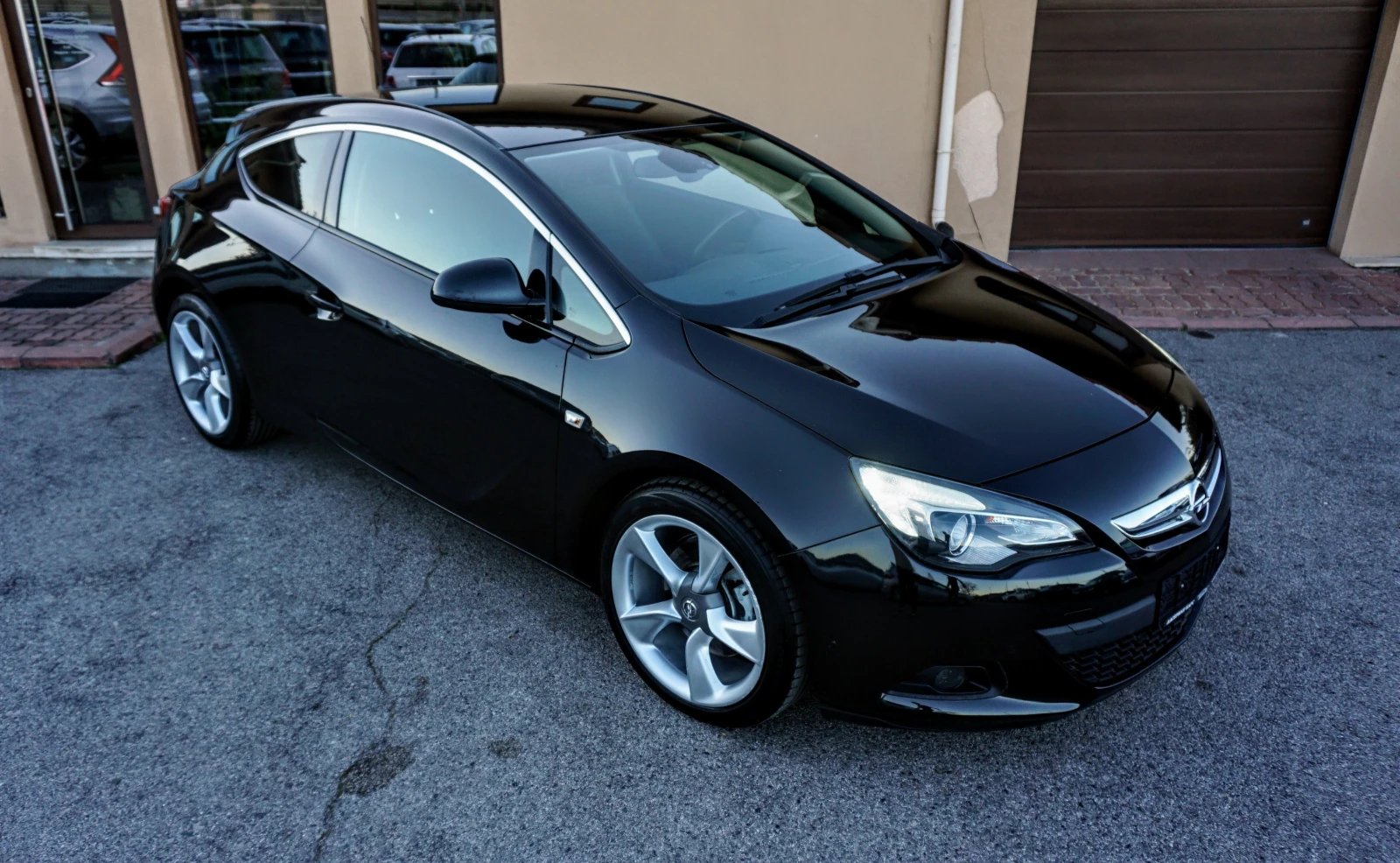 Opel Astra GTC 1.7 CDTI ECOTEC COSMO - изображение 2