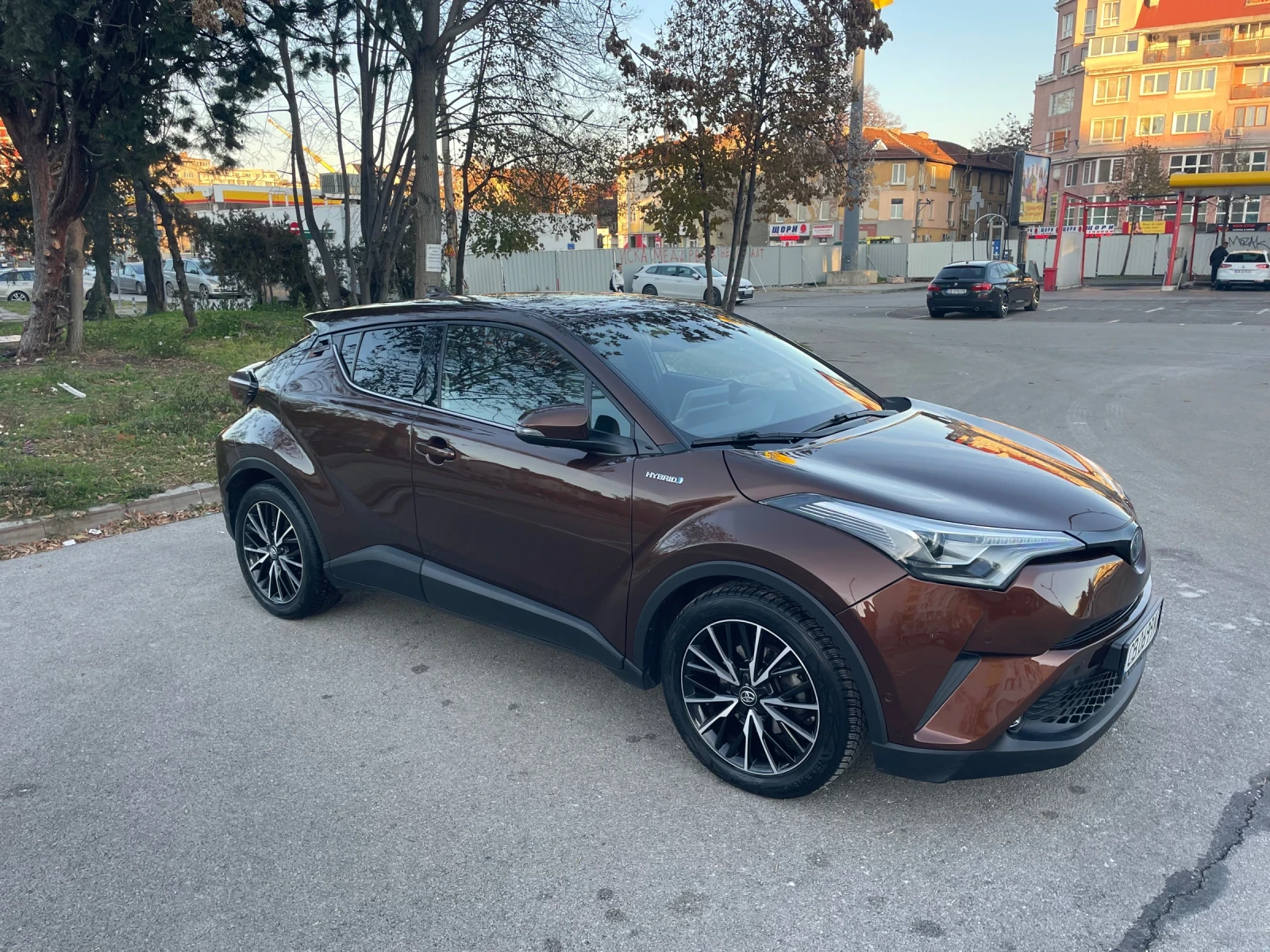 Toyota C-HR CLASSY Hibrid 1.8 ГАРАНЦИЯ ОТ TOYOTA - изображение 3