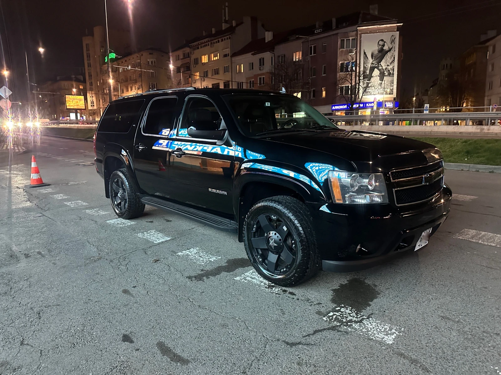 Chevrolet Suburban 1500 LT, снимка 2 - Автомобили и джипове - 53744696