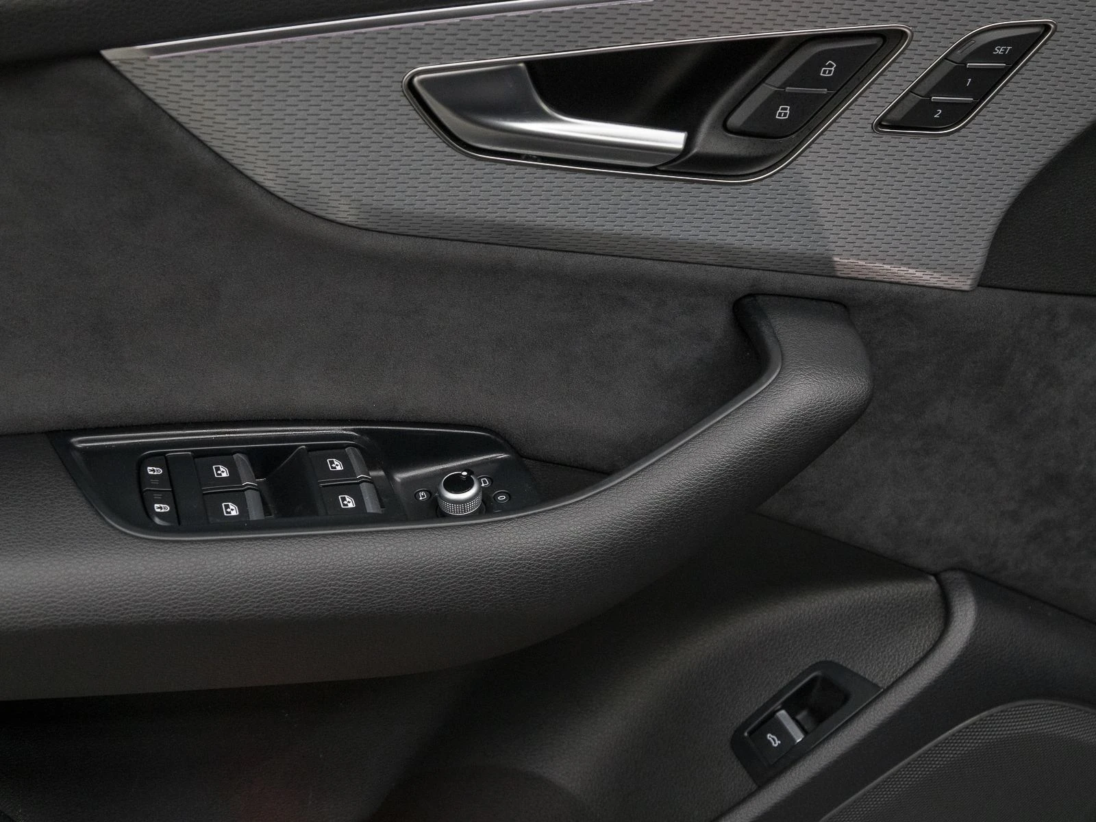 Audi SQ7 TFSI/FACE/BLACK OPTIC/PANO/MATRIX/HEAD UP/7-МЕСТЕН - изображение 4