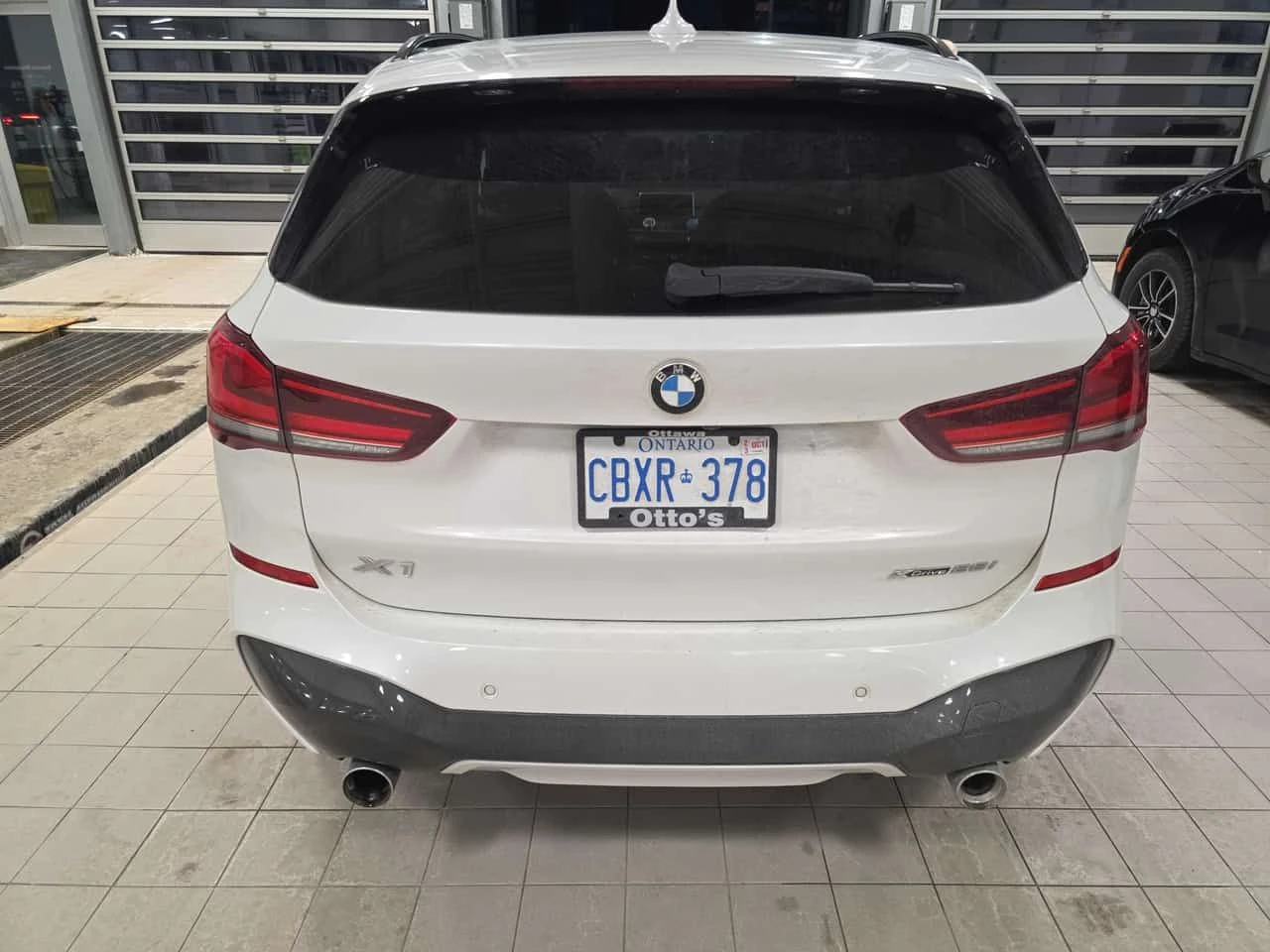 BMW X1 xDrive28i | SUNROOF | ПОДГРЕВИ | KEYLESS | CARFAX - изображение 4