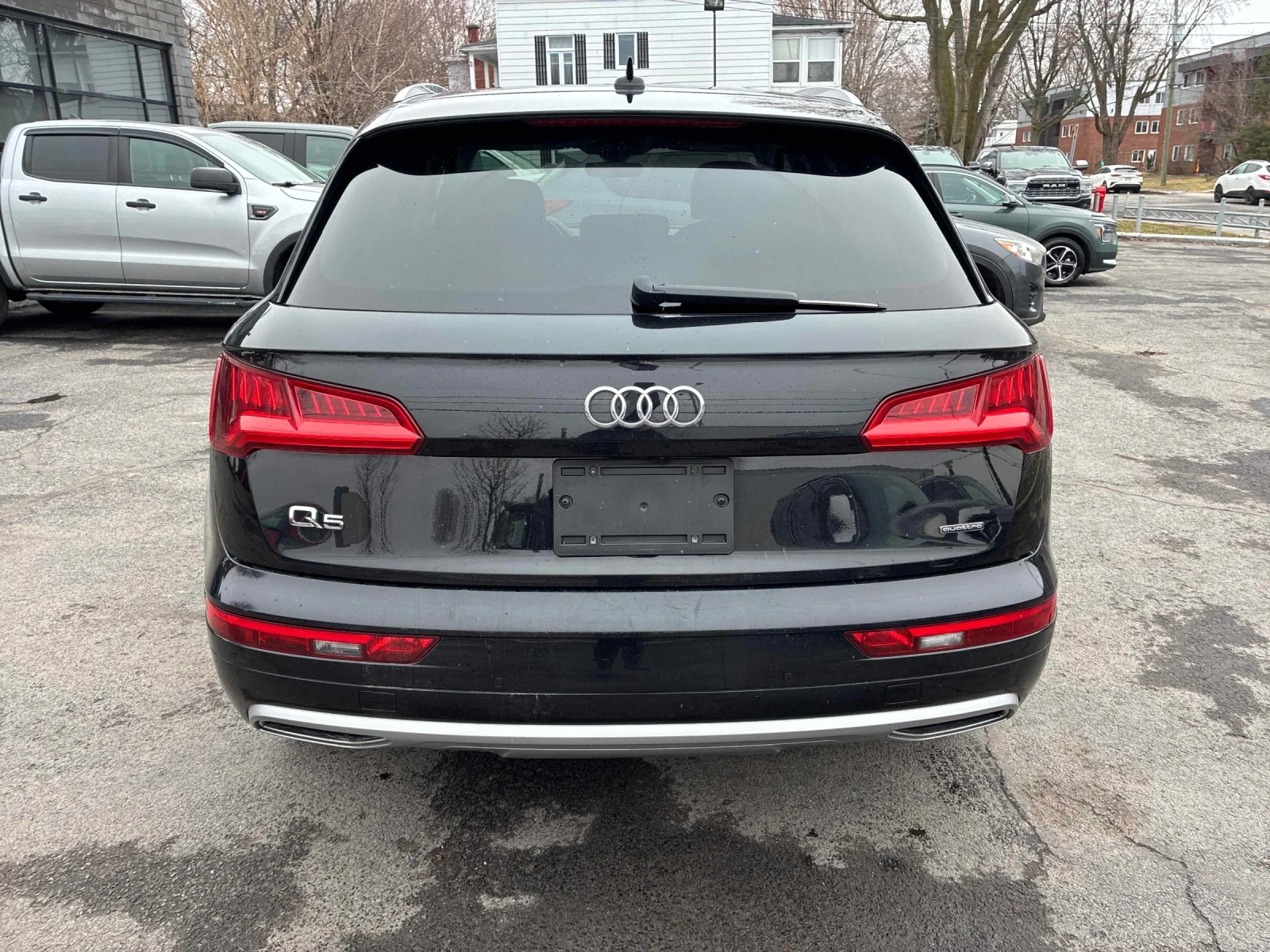 Audi Q5 KOMFORT * CAR FAX * АВТО КРЕДИТ * , снимка 2 - Автомобили и джипове - 54240621