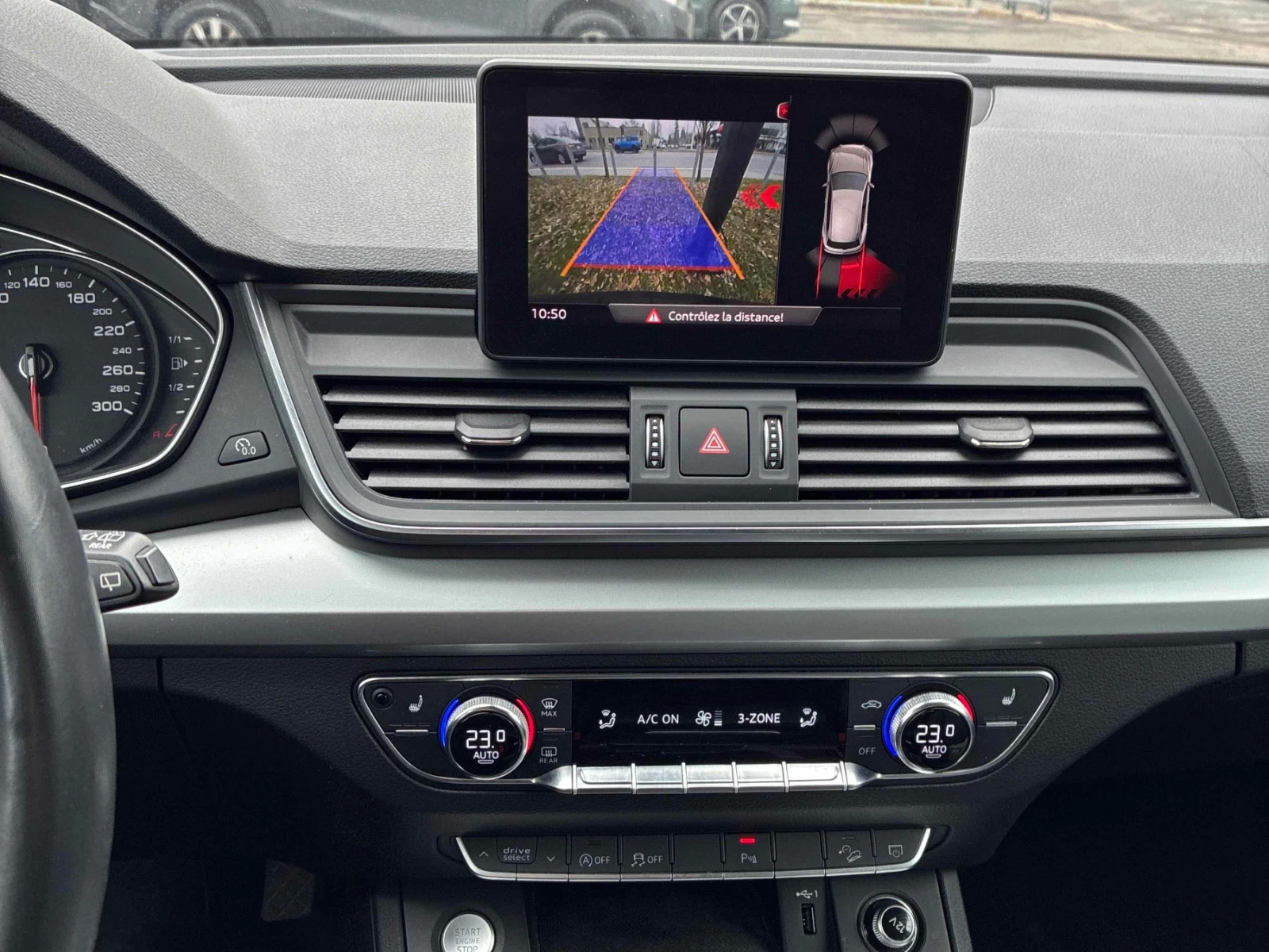 Audi Q5 KOMFORT * CAR FAX * АВТО КРЕДИТ * , снимка 6 - Автомобили и джипове - 54240621