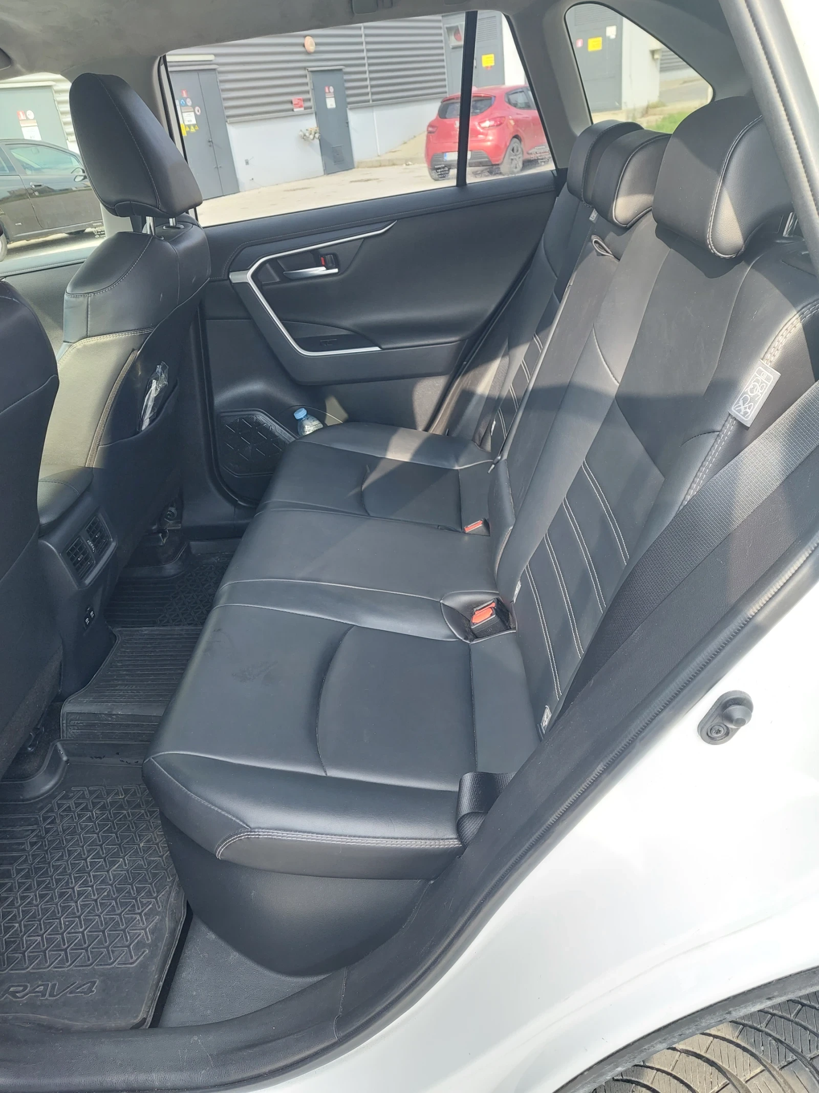 Toyota Rav4 2.5 HIBRID, снимка 10 - Автомобили и джипове - 54297885