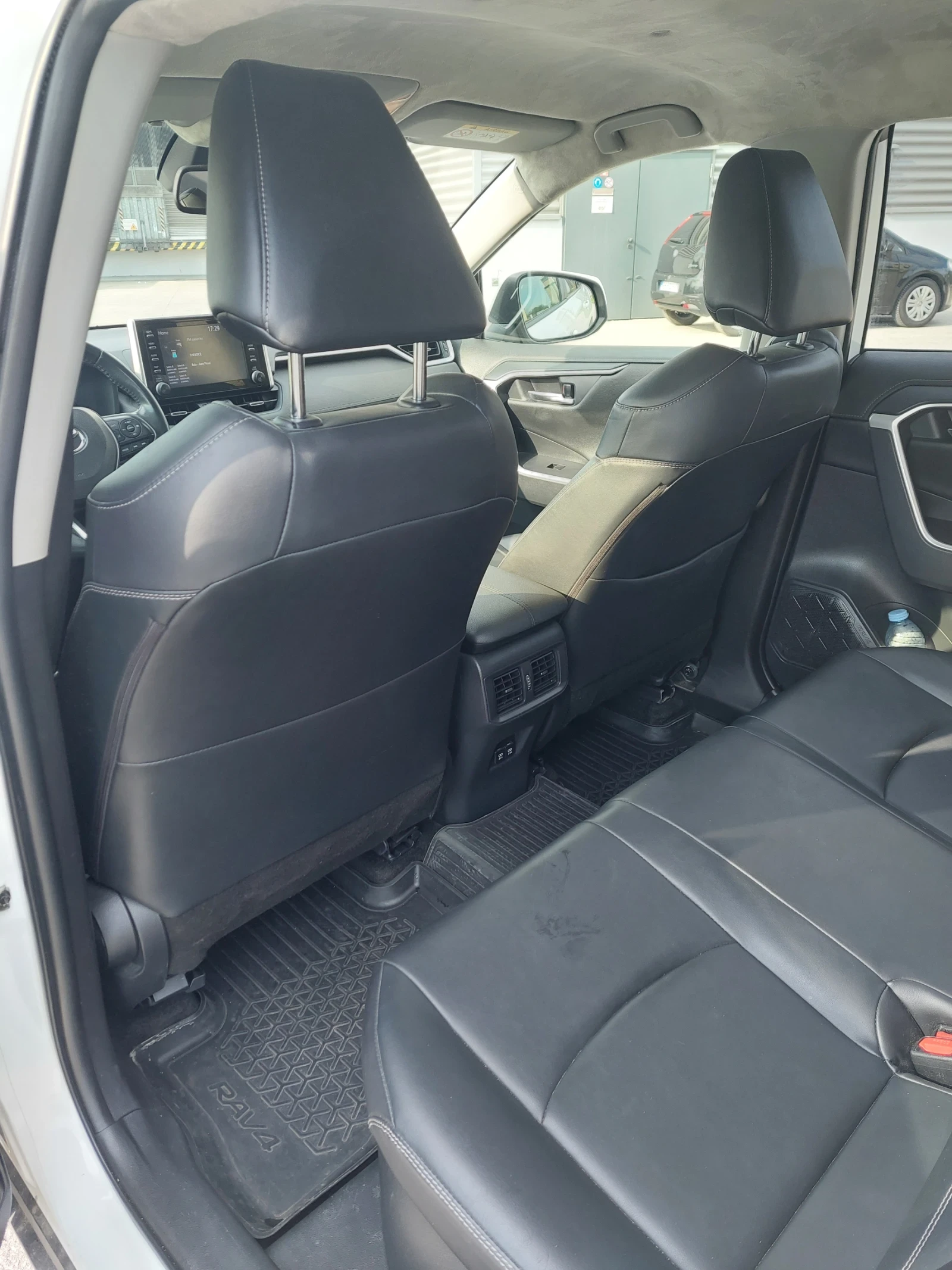 Toyota Rav4 2.5 HIBRID, снимка 12 - Автомобили и джипове - 54297885