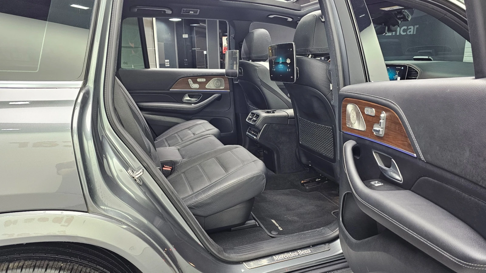 Mercedes-Benz GLS GLS400d 4MATIC | HUD | Distronic | Massage, снимка 13 - Автомобили и джипове - 55340841