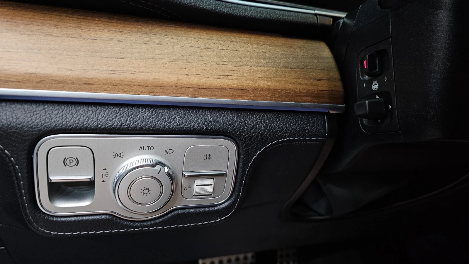 Mercedes-Benz GLS GLS400d 4MATIC | HUD | Distronic | Massage, снимка 10 - Автомобили и джипове - 55340841