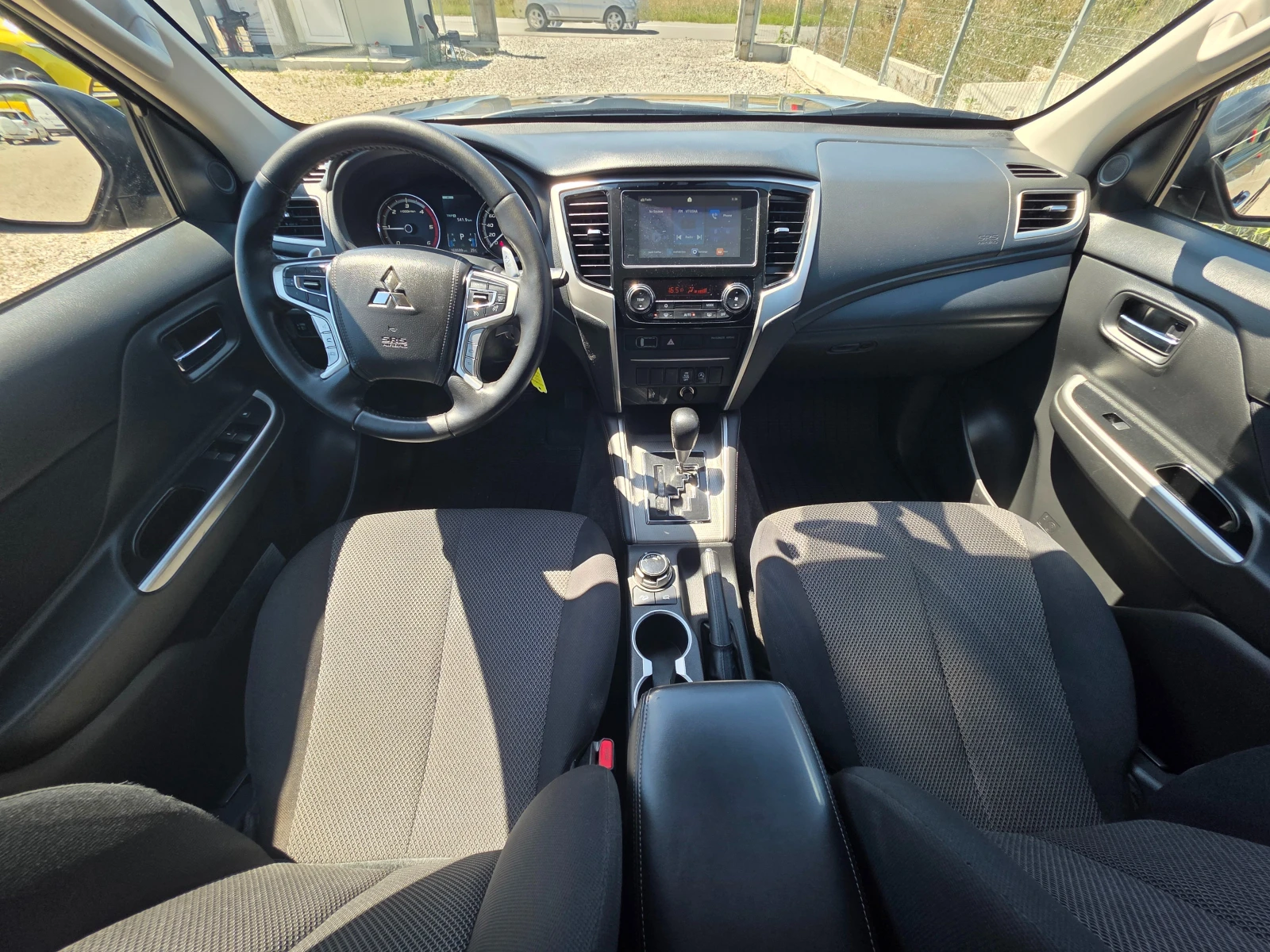 Mitsubishi L200 V-Double Cab- 2.3d-4WD-Automatic-facelift, снимка 11 - Автомобили и джипове - 55689277