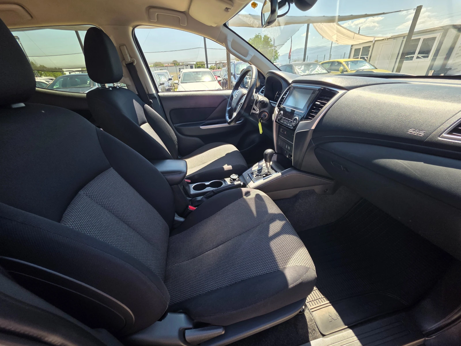 Mitsubishi L200 V-Double Cab- 2.3d-4WD-Automatic-facelift, снимка 15 - Автомобили и джипове - 55689277