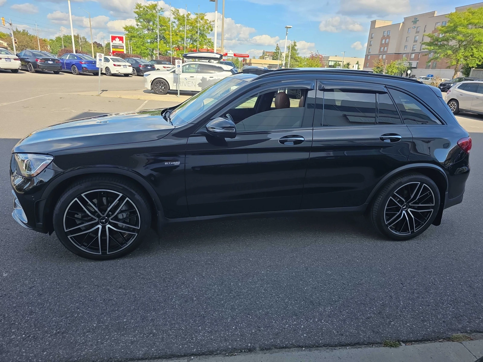 Mercedes-Benz GLC 43 AMG 4MATIC* DISTRONIC* 360КАМЕРИ* ПАНОРАМА* , снимка 2 - Автомобили и джипове - 56113009