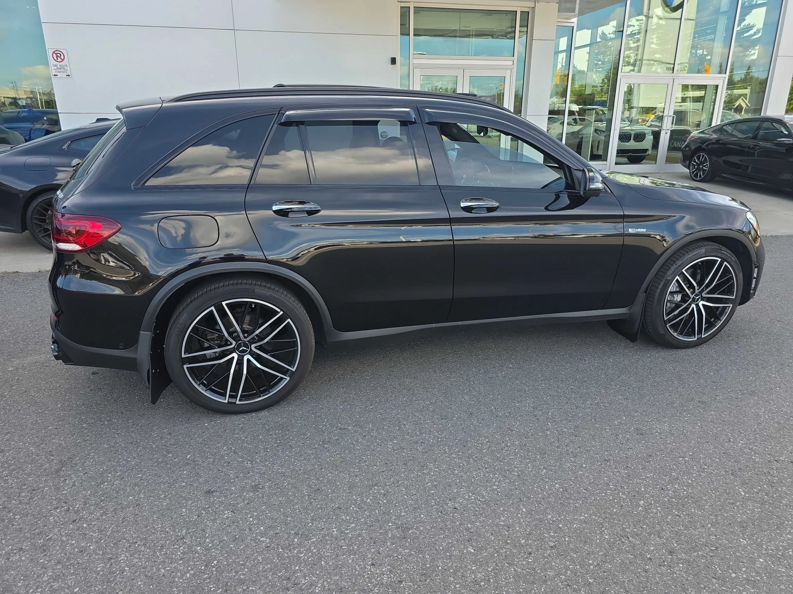Mercedes-Benz GLC 43 AMG 4MATIC* DISTRONIC* 360КАМЕРИ* ПАНОРАМА* , снимка 3 - Автомобили и джипове - 56113009