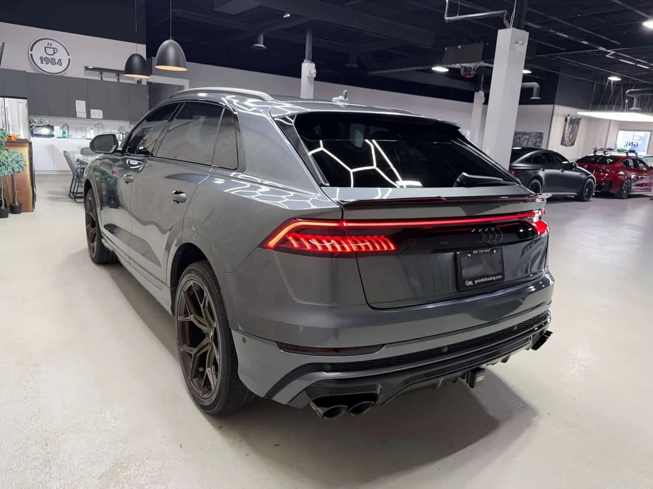 Audi Q8 * TECHNIK* BLACK OPTICS * ФИКСИРАНА ЦЕНА * , снимка 5 - Автомобили и джипове - 56739619