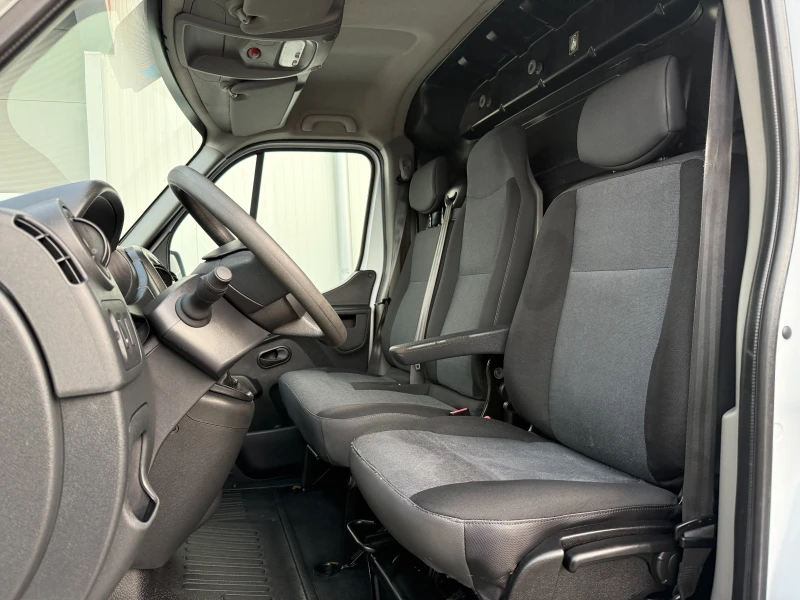 Renault Master 2.3 DCI, снимка 12 - Бусове и автобуси - 52323619