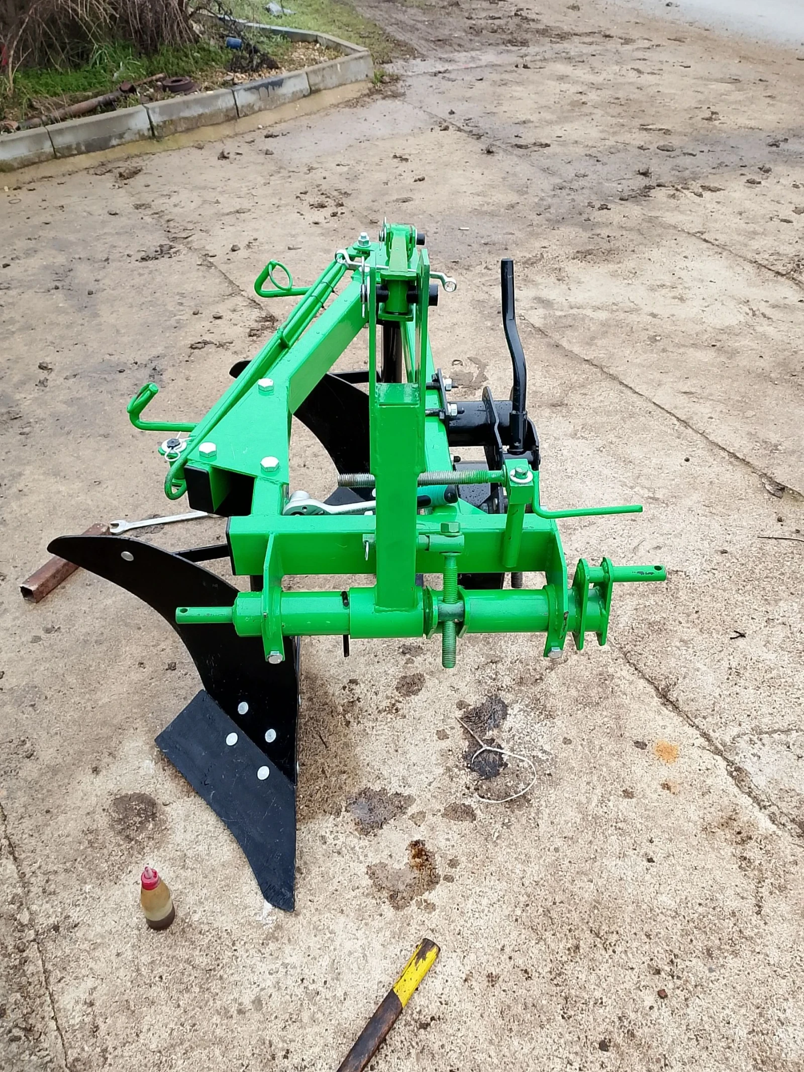 ���� BRIX | Mobile.bg � ����������� 1