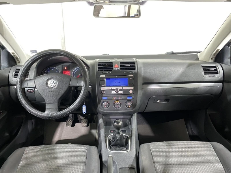 VW Golf 1.9 TDI, снимка 8 - Автомобили и джипове - 46472579