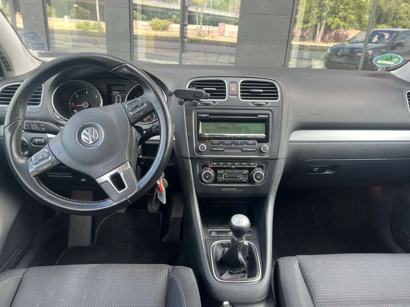 VW Golf 1.6 TDI, снимка 7 - Автомобили и джипове - 47601828