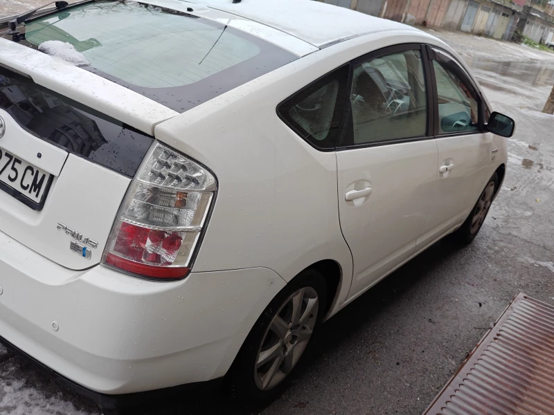 Toyota Prius 1.5, снимка 3 - Автомобили и джипове - 49455557