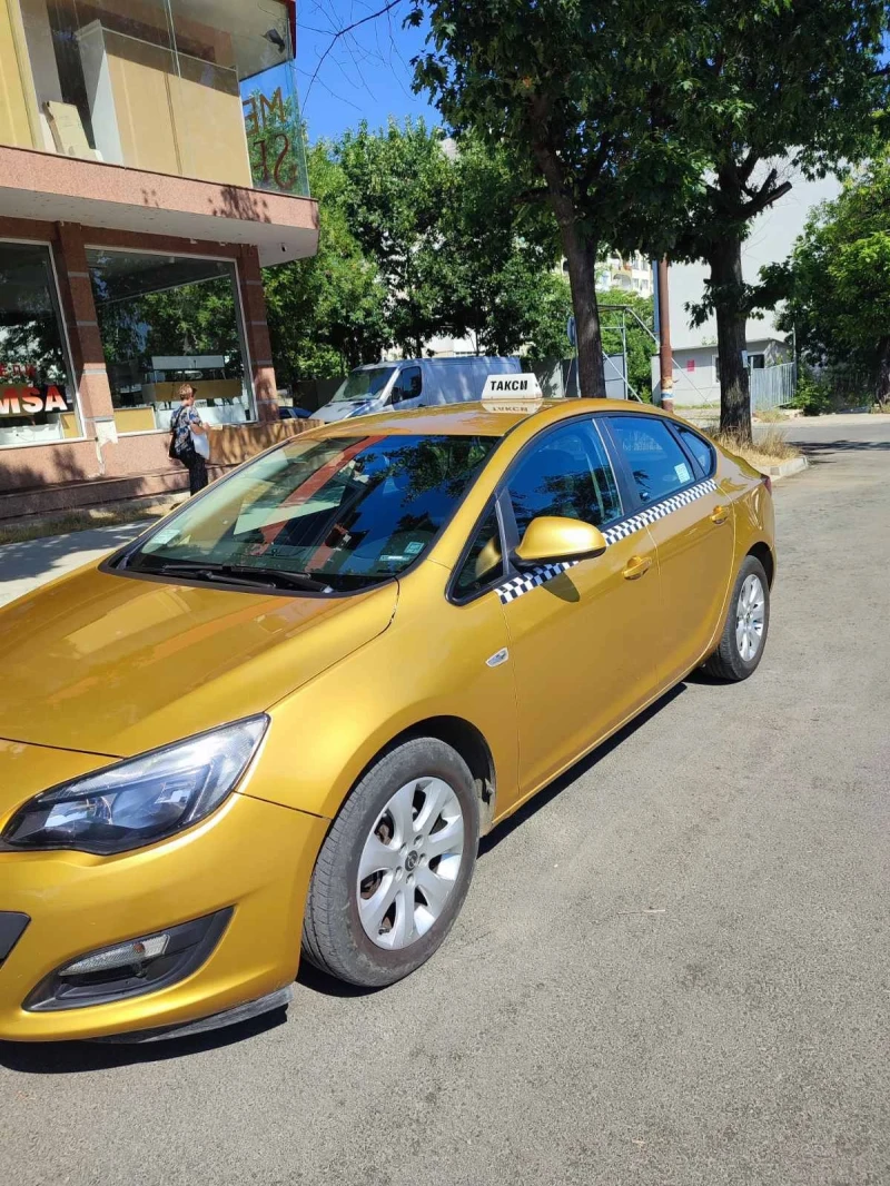 Opel Astra 1.6i реални 135000км, снимка 2 - Автомобили и джипове - 52368789