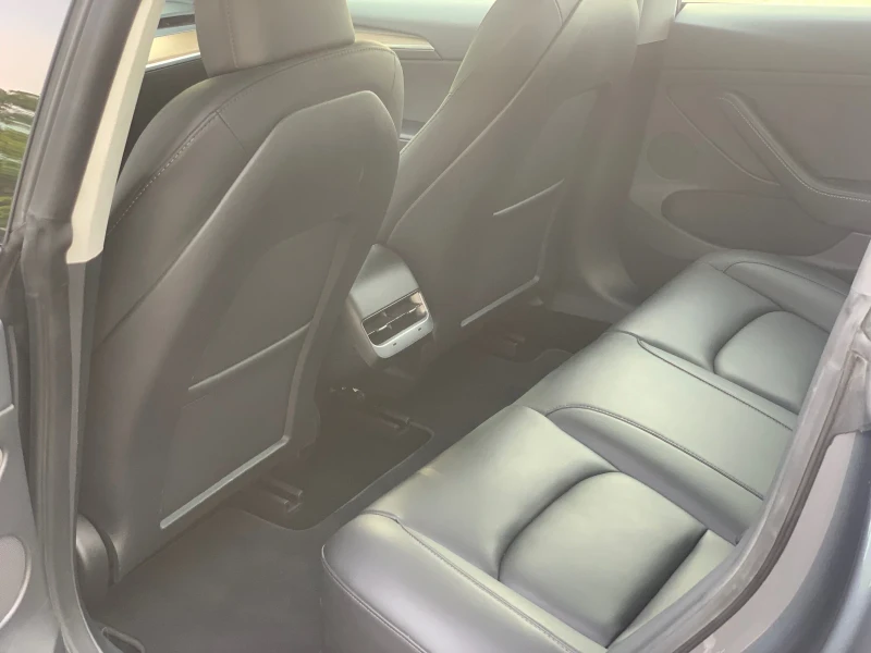 Tesla Model 3, снимка 11 - Автомобили и джипове - 51634862