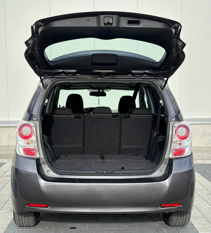 Toyota Verso 1.6 Valvematic / Бензин / Панорама , снимка 5 - Автомобили и джипове - 52264418