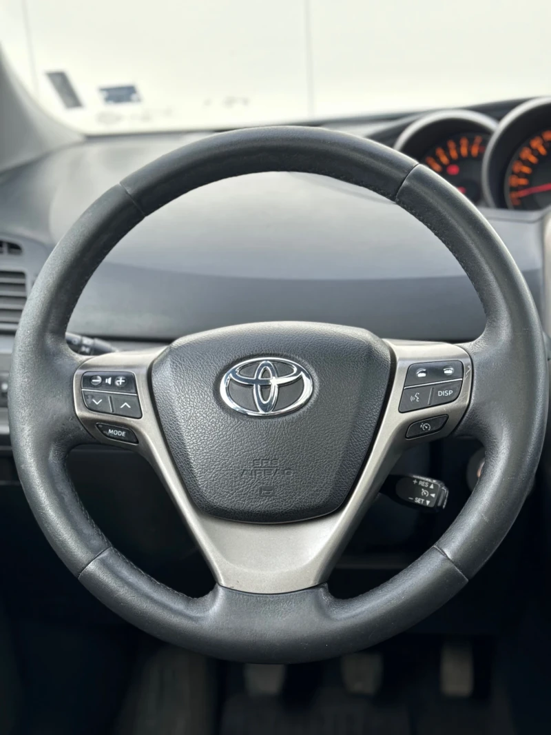 Toyota Verso 1.6 Valvematic / Бензин / Панорама , снимка 11 - Автомобили и джипове - 52264418