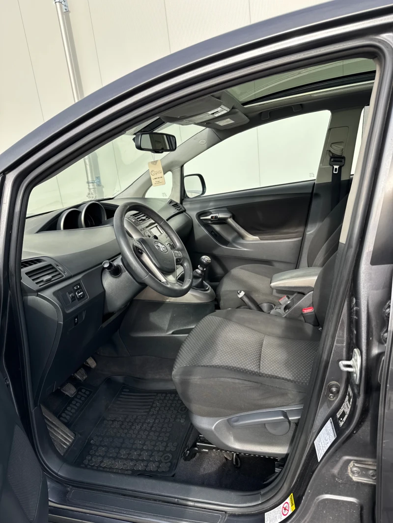 Toyota Verso 1.6 Valvematic / Бензин / Панорама , снимка 6 - Автомобили и джипове - 52264418