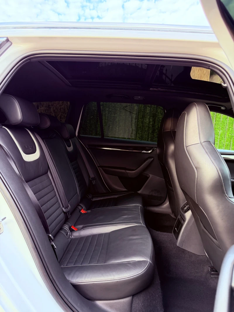 Skoda Octavia VRS Автоматик Внис Швейцария, снимка 12 - Автомобили и джипове - 52829972