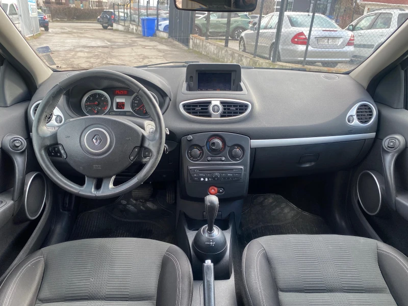 Renault Clio 1.5 dci NAVI , снимка 13 - Автомобили и джипове - 53009413