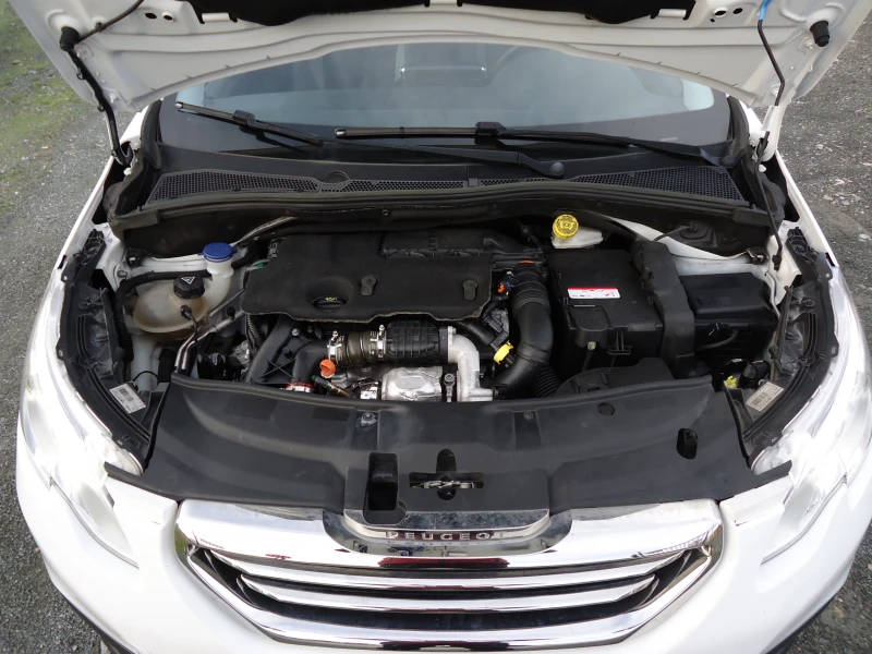 Peugeot 2008 1.6 E-HDI 92 к.с. Allure, снимка 17 - Автомобили и джипове - 53053868