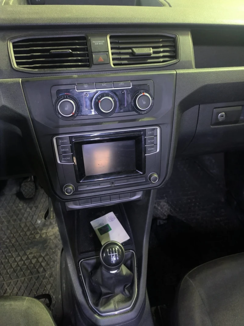 VW Caddy Maxi , снимка 9 - Автомобили и джипове - 53300571