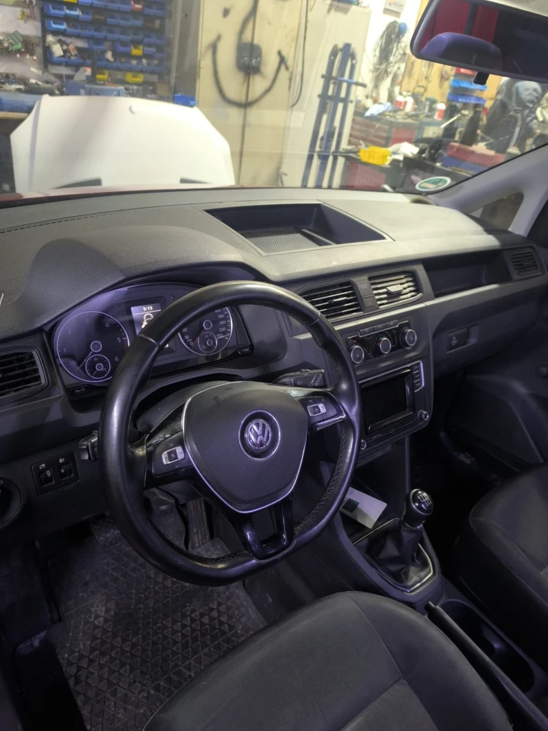 VW Caddy Maxi , снимка 8 - Автомобили и джипове - 53300571