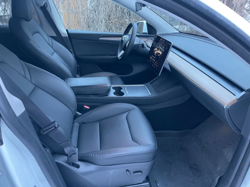 Tesla Model Y Dual Motor Long Range, снимка 14 - Автомобили и джипове - 53355297