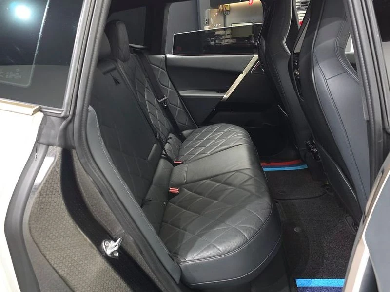 BMW iX xDrive40 First Edition| 326к.с., снимка 12 - Автомобили и джипове - 56021214