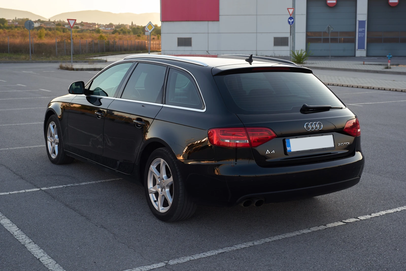 Audi A4 Avant 2.0TDI - изображение 5
