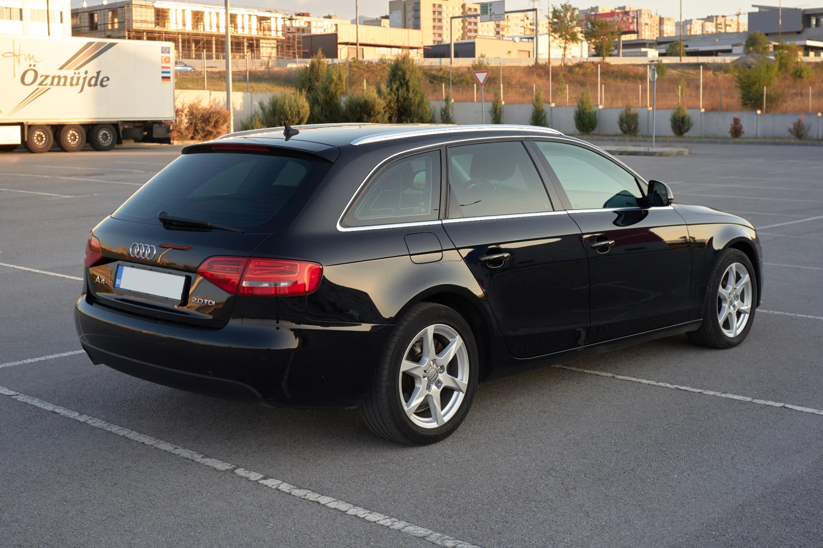 Audi A4 Avant 2.0TDI - изображение 6