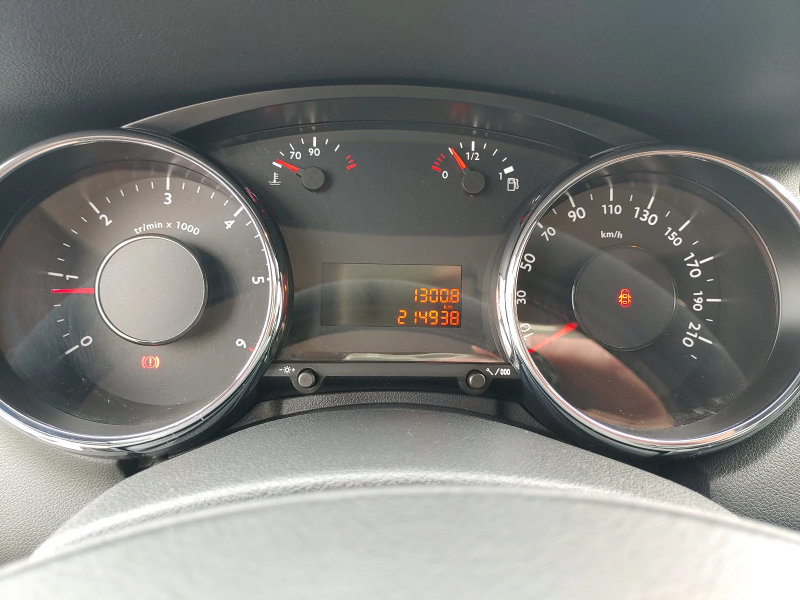 Peugeot 5008 1.6hdi - изображение 9