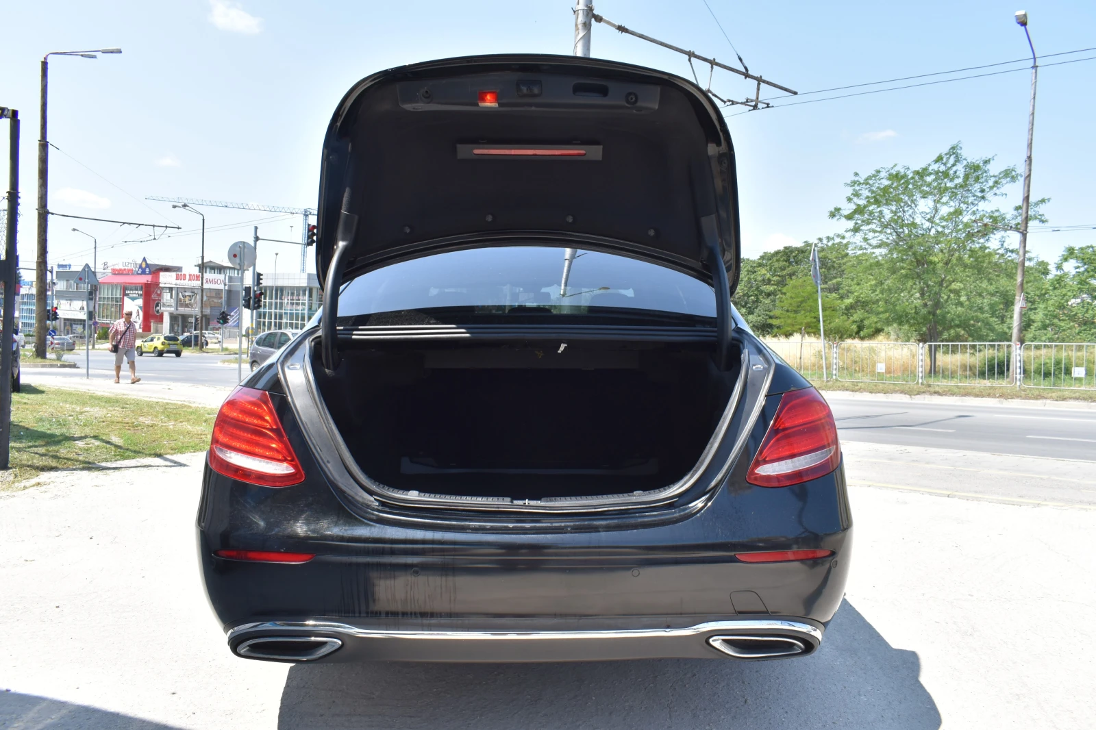 Mercedes-Benz E 220  - изображение 8