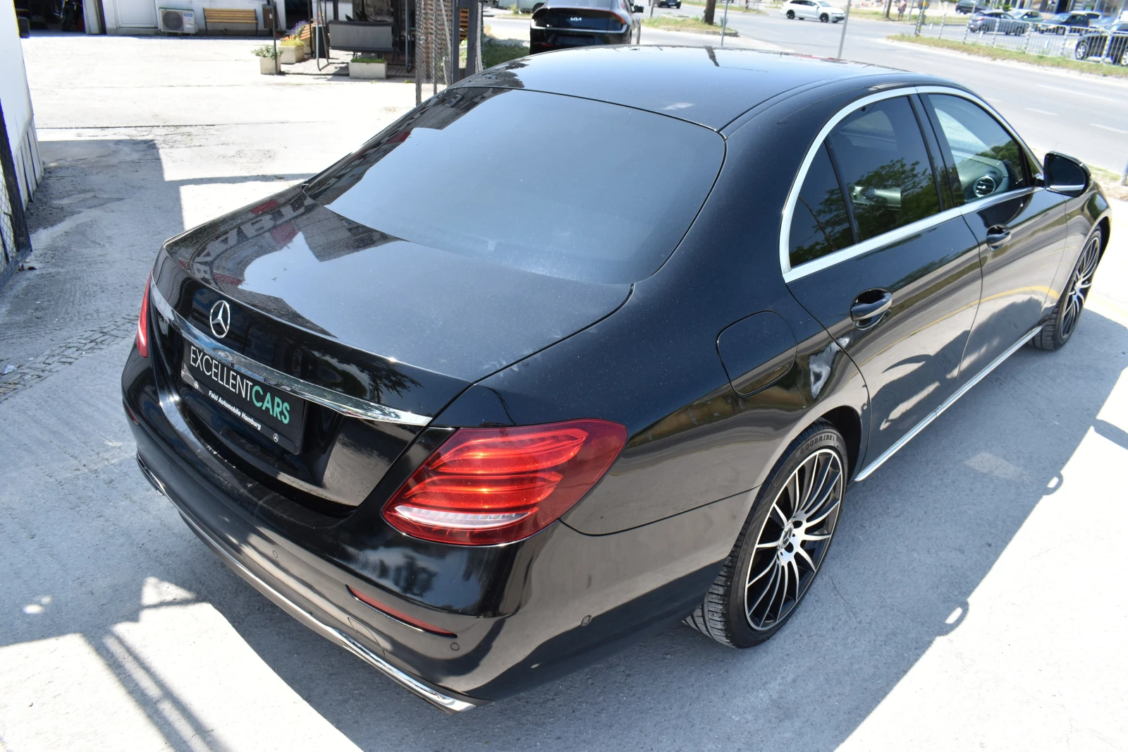 Mercedes-Benz E 220  - изображение 5