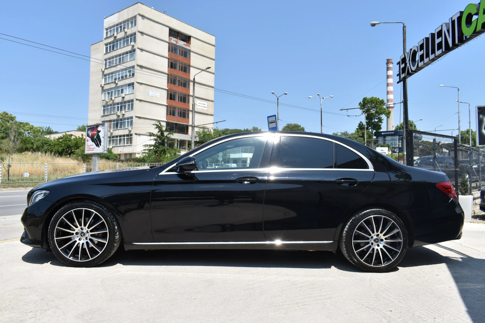 Mercedes-Benz E 220  - изображение 3