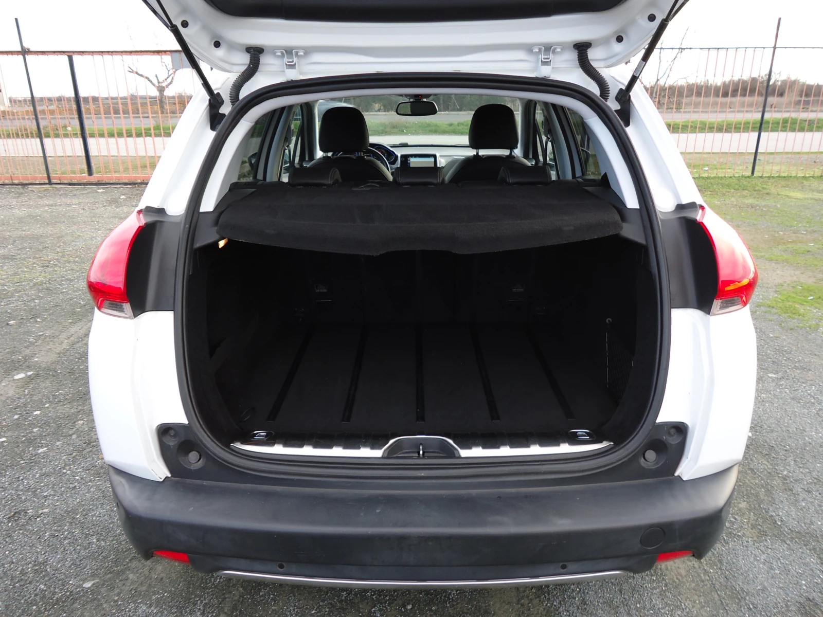 Peugeot 2008 1.6 E-HDI 92 �.�. Allure | Mobile.bg � ����������� 8