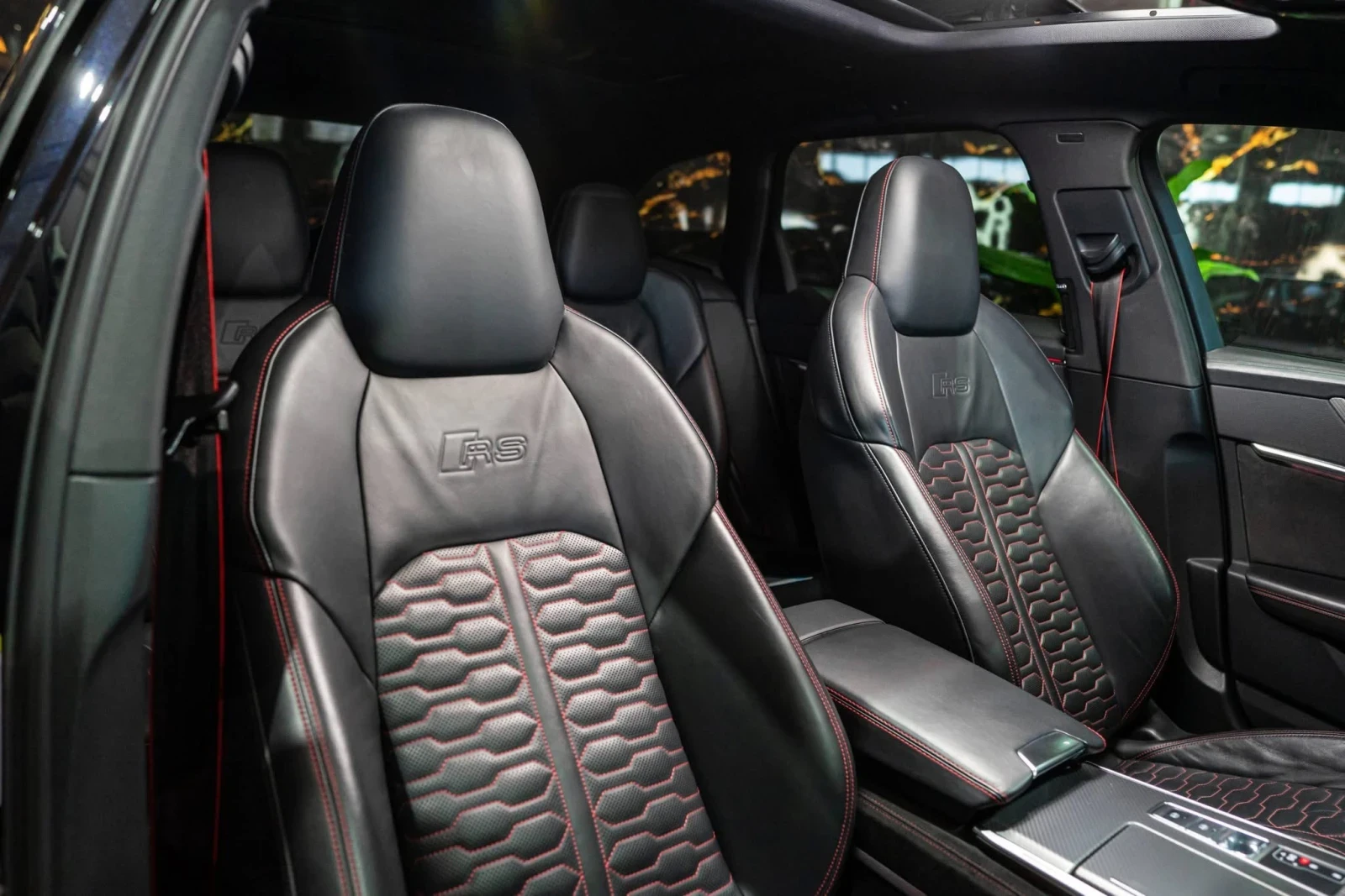 Audi Rs6 4.0 V8 STAGE 1 CARBON CERAMIC B&O ЛИЗИНГ 100%, снимка 14 - Автомобили и джипове - 53746285