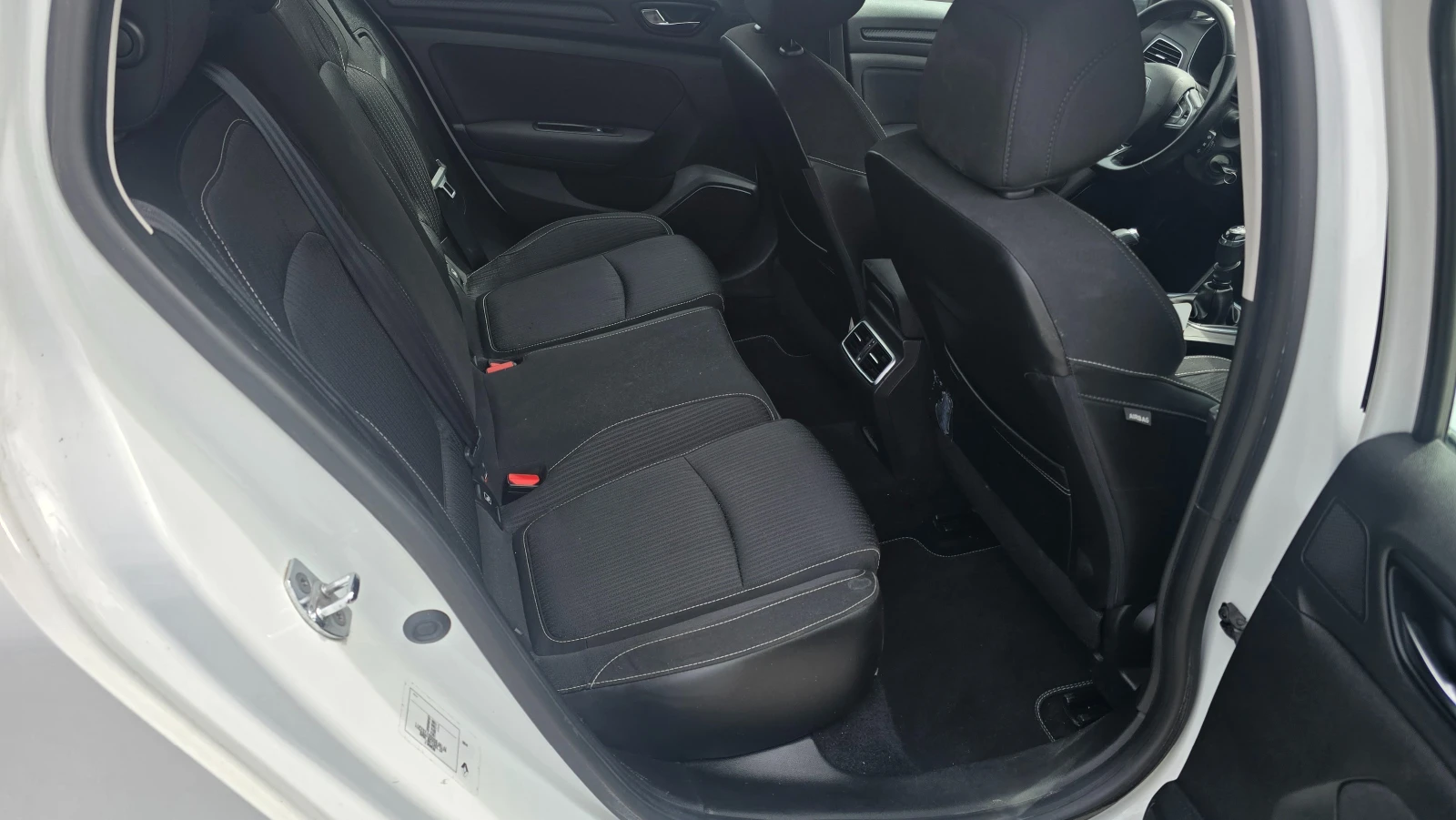 Renault Megane 1.5dCi Sporter.Нов внос, снимка 8 - Автомобили и джипове - 53938876