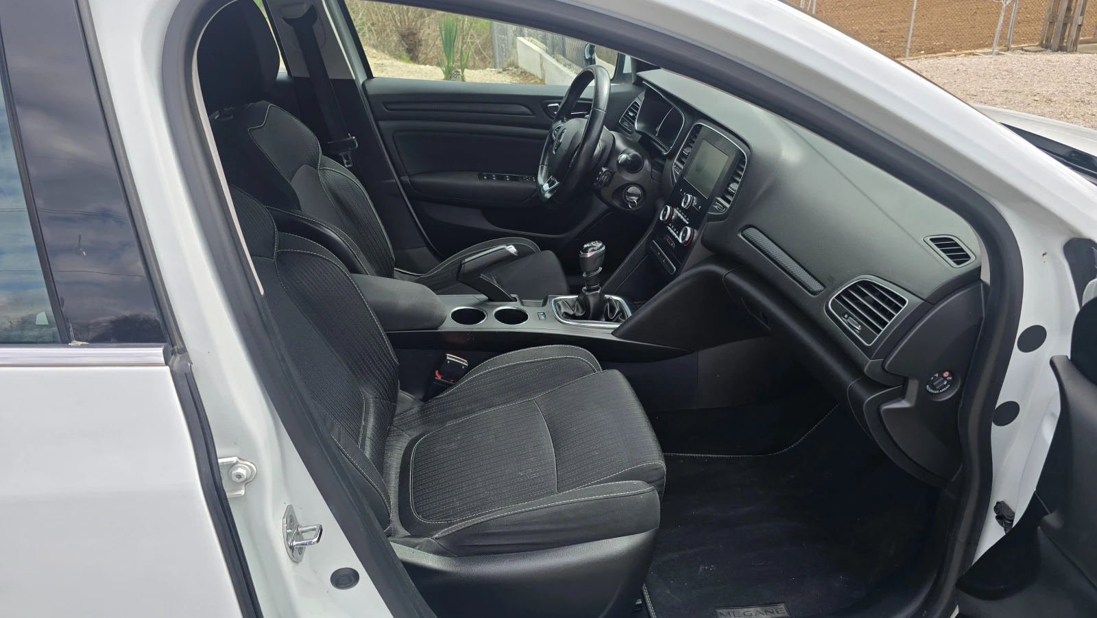 Renault Megane 1.5dCi Sporter.Нов внос, снимка 12 - Автомобили и джипове - 53938876