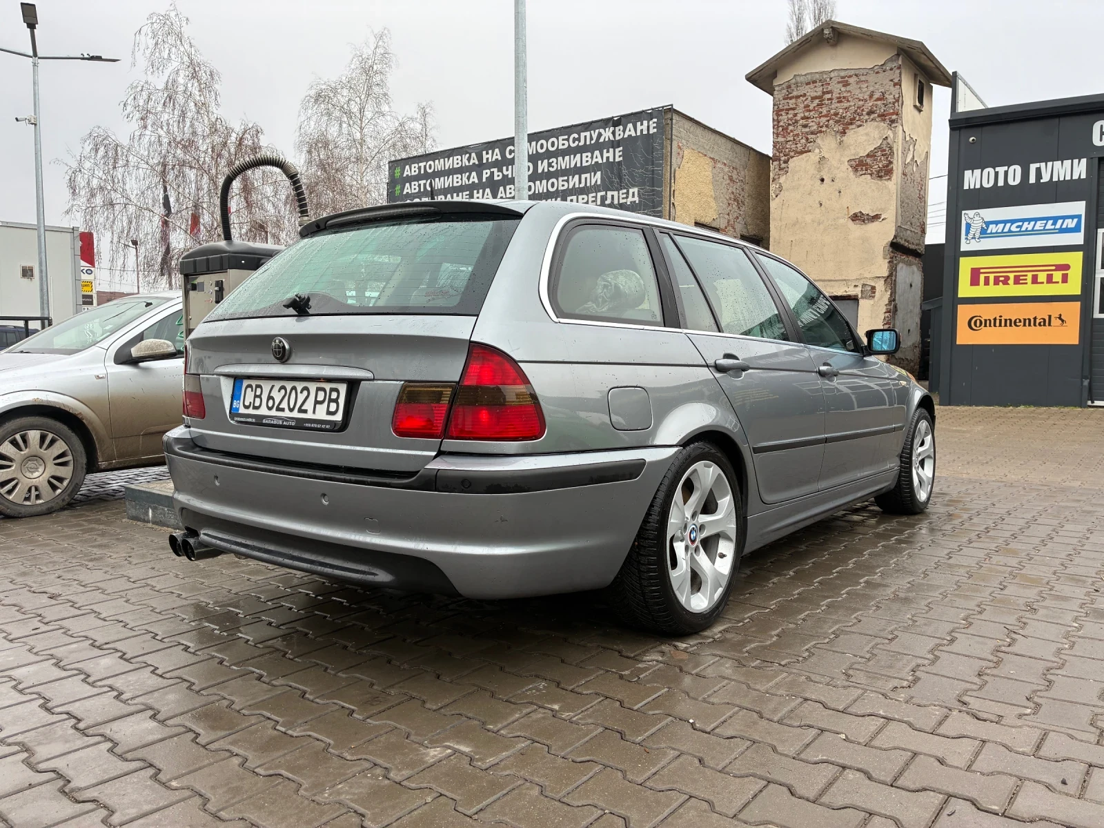 BMW 330, снимка 3 - Автомобили и джипове - 54012056