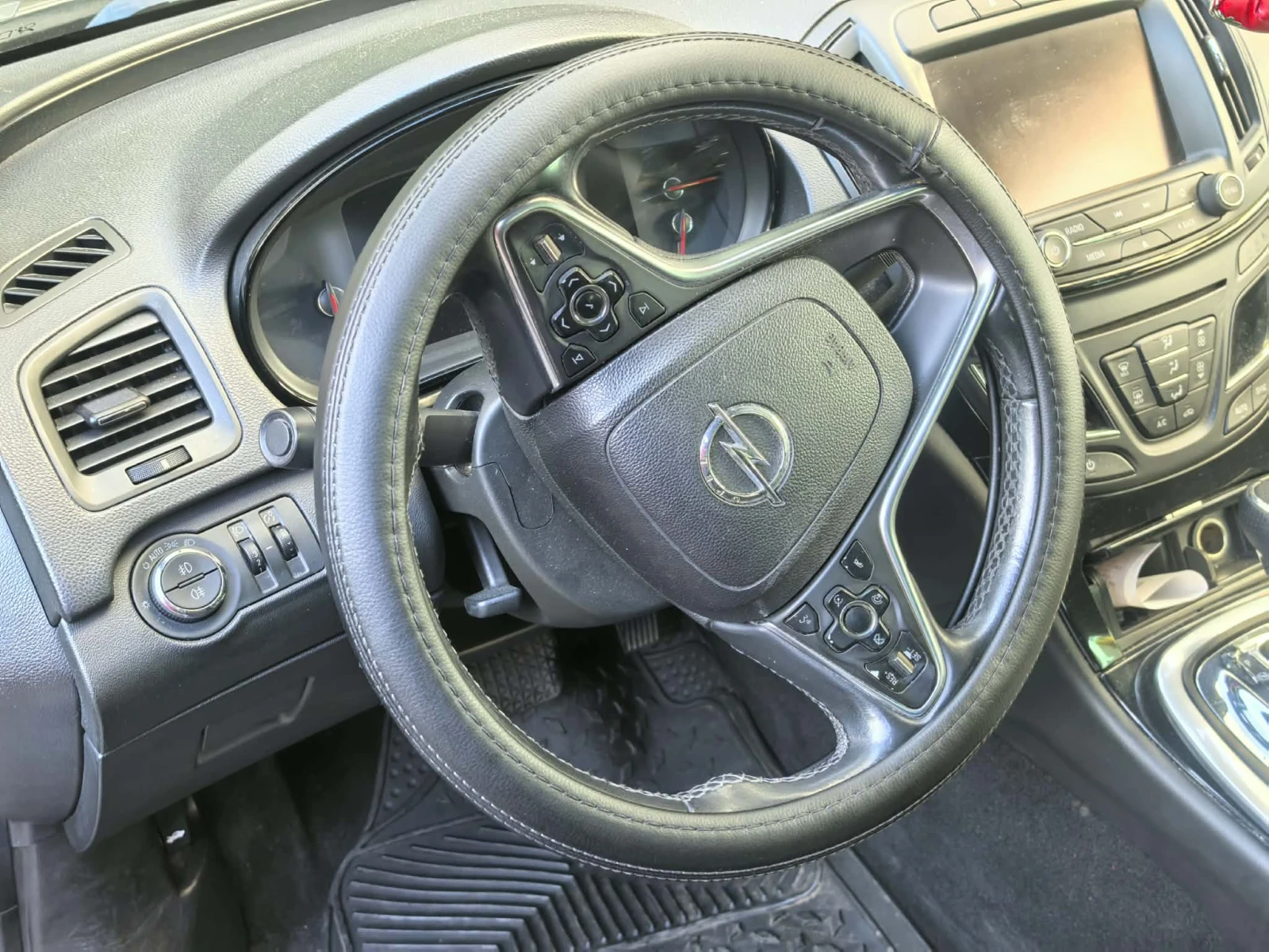 Opel Insignia, снимка 4 - Автомобили и джипове - 54354126