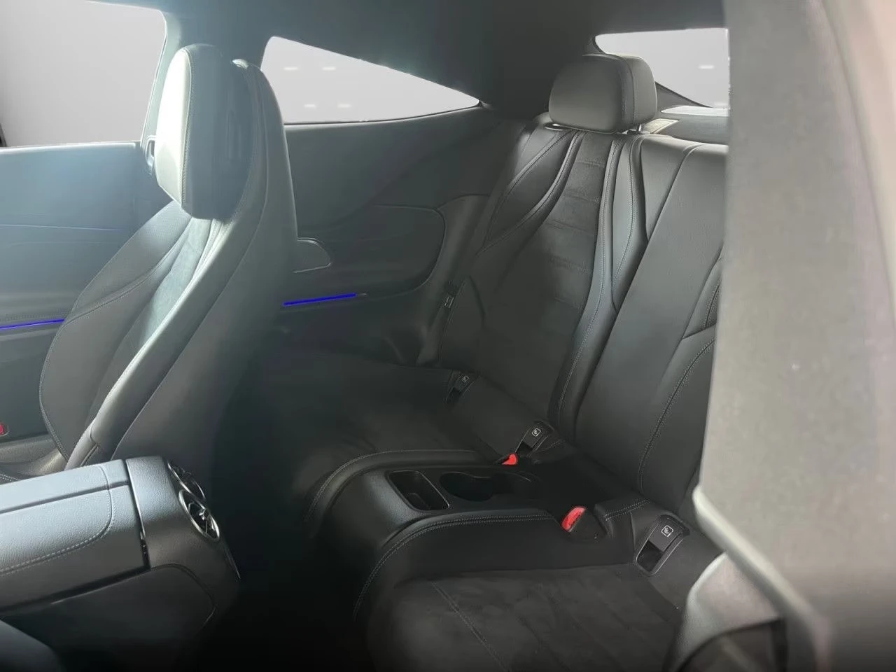 Mercedes-Benz CLE 300 e / AMG / BURMESTER / NIGHT / PANO, снимка 14 - Автомобили и джипове - 54775292